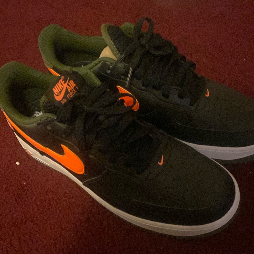 Never worn but don’t have the box size 11